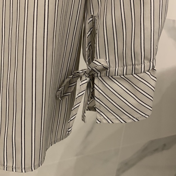 Banana Republic striped blouse - Picture 7 of 8